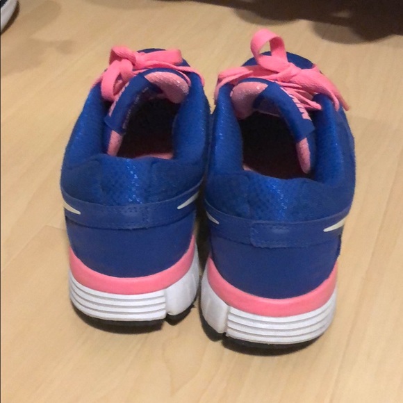 Nike Dual Fusion ST2 Runners - Picture 5 of 8